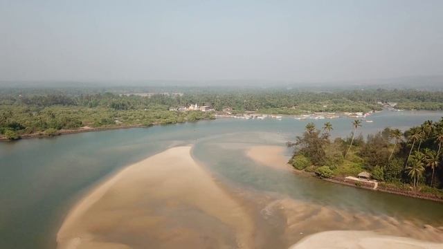 Пляж Парадайз в штате Махараштра с высоты ... смотреть онлайн