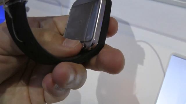 Sony Z3 Z3 compact smartband talk e smartwatch 3 preview смотреть онлайн