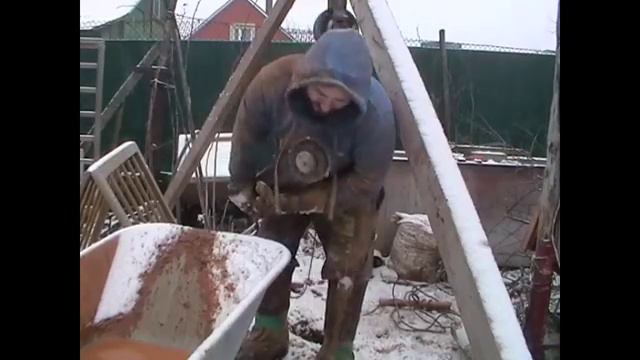 Неглубокая скважина своими руками (желонкой)