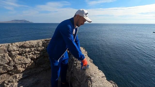 КИНУЛИ МАГНИТ В ЧЁРНОЕ МОРЕ. ВОТ ЭТО НАХОДКА! НАШЛИ КЛАД. КУЧА МОНЕТ НА ДНЕ МОРЯ. НЕ ОЖИДАЛИ ТАКОГ смотреть онлайн