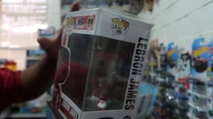 Vaulted funko pop LEBRON JAMES