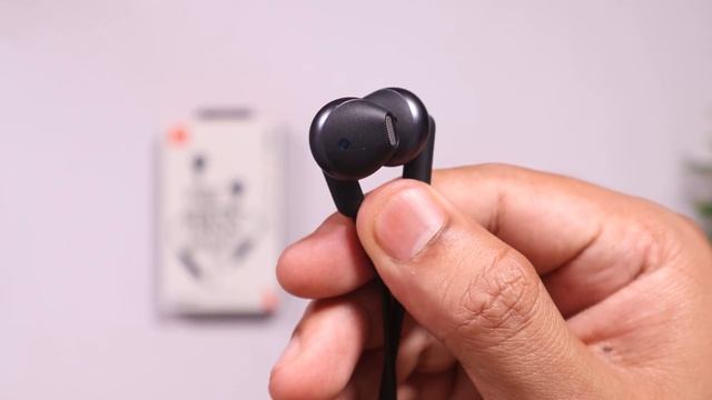 ಈ ದುಡ್ಡಿಗೆ ಕಣ್ಣು ಮುಚ್ಚಿಕೊಂಡು ತಗೋಬಹುದು| JBL Tune 215BT Unboxing in ಕನ್ನಡ| 16 Hours Playtime at ₹1899 смотреть онлайн