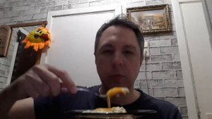 МУКБАНГ. КУШАЮ ЯИЧНИЦУ ГЛАЗУНЬЮ С СОЕВЫМ СОУСОМ
