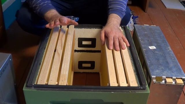 Подсадка маток с помощью изоляторов на 100%!!! Теория! смотреть онлайн