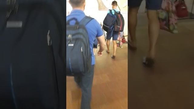 Расстаёмся с попутчиком. Дальше еду один. Павелецкая станция.