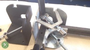 Трёхосевая угловая струбцина