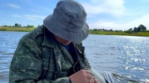 Эта БЛЕСНА не оставит шансов ЩУКЕ и ОКУНЮ. Поймал Рукой. Рыбалка на спиннинг с лодки июнь 2023.