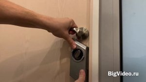 Из механического замка делаем электронный замок с дистанционным управлением телефоном  и брелком