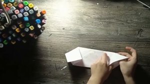 Поделки из бумаги - подставка для книг