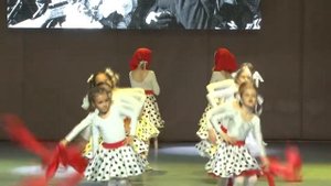 Идет солдат по городу