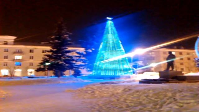 Медиафасад (светодиодная сетка) на ёлке. смотреть онлайн