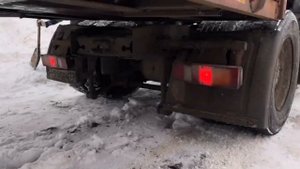 МАЗ Ямз 238 прокачка топливки. Погрузчик не запустился. Прицеп на коленях.
