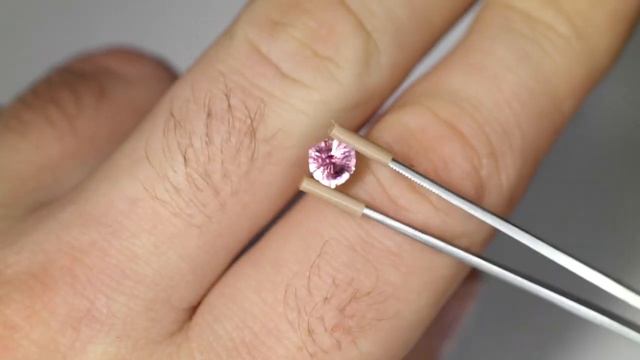 Натуральный розовые турмалин 5,7*5,7*4,2 мм 0,84 карат смотреть онлайн