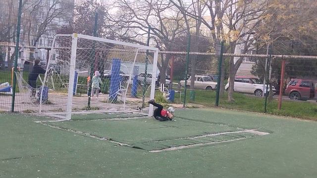 бью друзьям по воротам (часть 1) смотреть онлайн