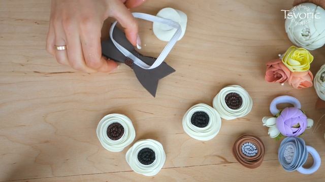 Gum on a bunch of glitter foamiran / Резинка на пучок из глиттерного фоамирана / DIY Tsvoric смотреть онлайн