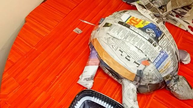 How to make paper mache turtle using newspaper and balloon papermache art 9