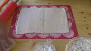 ПИРОГ С ТВОРОГОМ И ЧЕРНОСЛИВОМ ИЗ МАГАЗИННОГО СЛОЕНОГО ТЕСТА