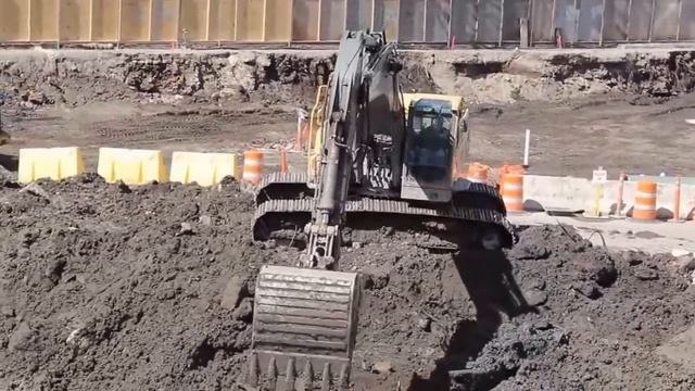 Volvo EC460C L moving dirt смотреть онлайн