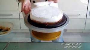 Сборка и выравнивание круглого торта