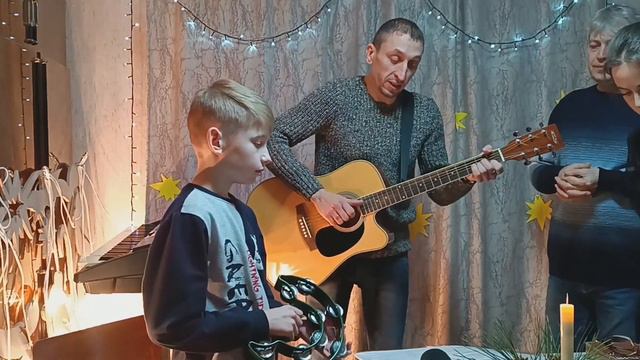 В вышних Богу слава! С Рождеством.