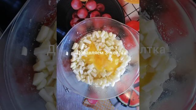 Яблочный пирог с орехами(шарлотка) смотреть онлайн