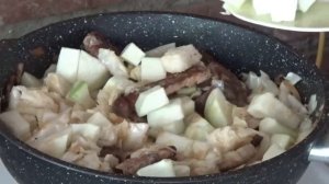 Кабачки с мясом, капустой.. Мясо жаренное на сковороде-вкусный рецепт.