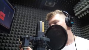 КАК ЗА 30 МИНУТ НА СТУДИИ ЗАПИСАТЬ ПЕСНЮ?