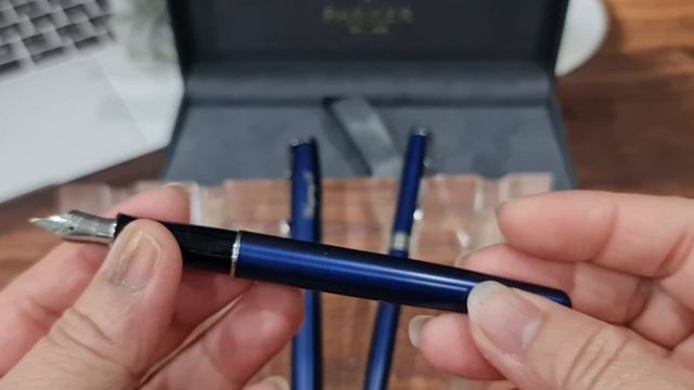 Parker Sonnet 17 Matte Blue CT - Ballpoint vs Rollerball vs Fountain Pen смотреть онлайн