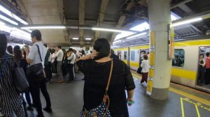 Tokyo - Walking through Shinjuku Station