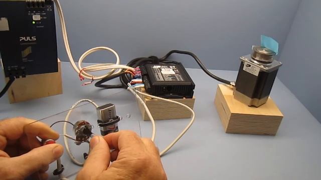 Stepper setup for manual power feed