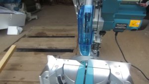 Торцовочная пила Makita LH 1200 FL Комбинированная