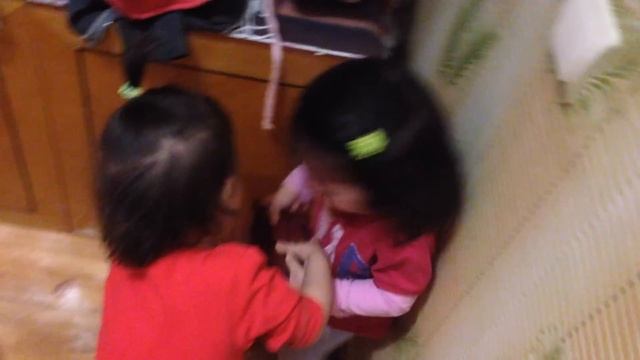 Дети дерутся баттл они плачут , а мне смешно смотреть онлайн