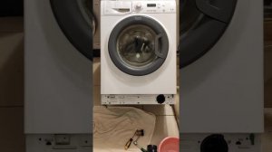 Почему сиральная машина Hotpoint Ariston не сливает воду