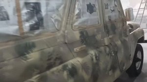Покрасили УАЗ в камуфляж.
