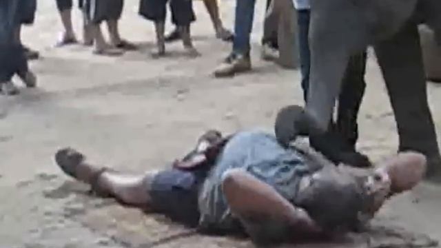 Тайский слон делает мужику массаж "достоинства".mp4 смотреть онлайн