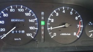 Cefiro А32 тахометр плавает.