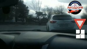 Разворот на нерегулируемом перекрестке.