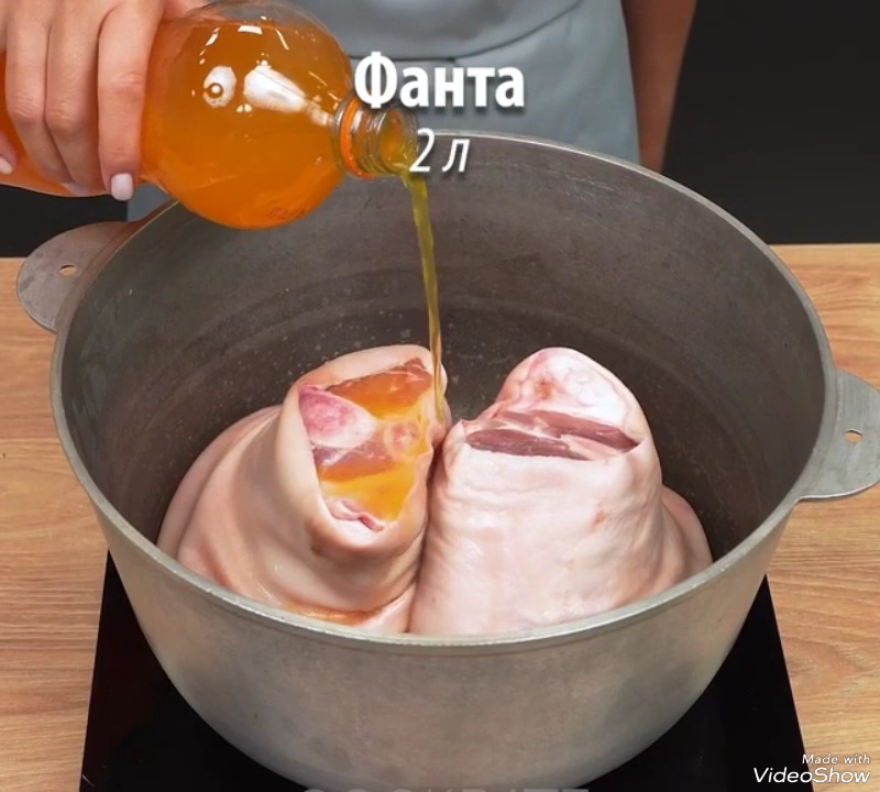Лучшей идеи нет, просто полейте мясо Фантой