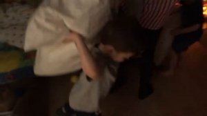 Бой подушками и пижамная вечеринка | Соня Анатольевна Live