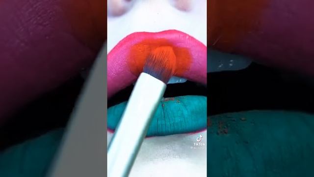 Страшная история из тик тока+ макияж губ### смотреть онлайн