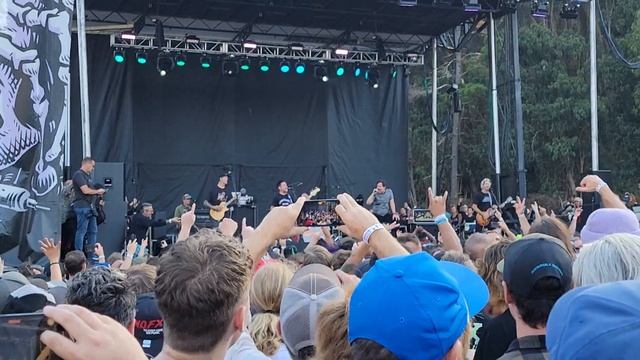 Brown Eyed Girl - Lagwagon @ Punk In Drublic, Cow Palace, San Francisco 16 Sep 2023 смотреть онлайн