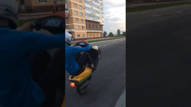 Yamah jog валим на заднем смотреть онлайн