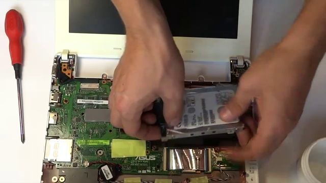 Как разобрать нетбук Асус (How To Disassemble The Netbook Asus)