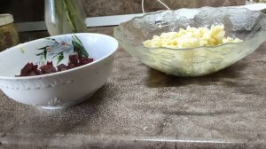 Салат " Графские развалины". Салат со свеклой черносливом и грецкими орехами