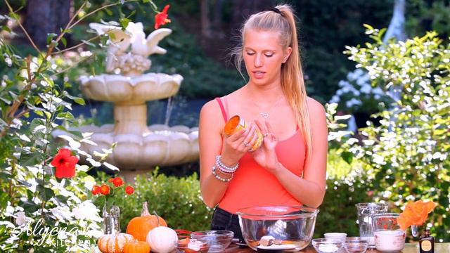 Individual Pumpkin Pies | Flower Petal Crust | Mini Pumpkin Pies | Holiday Pie Recipe смотреть онлайн