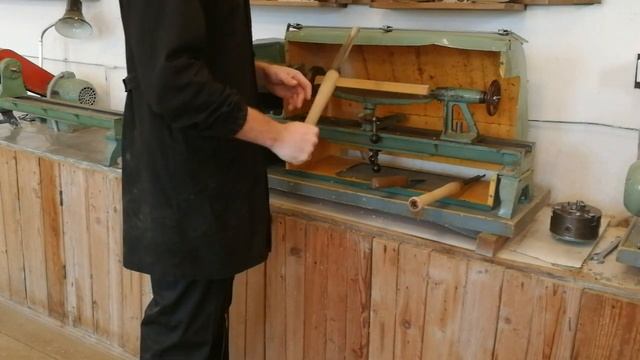 Технология обработки древесины на токарном станке. Урок технологии в 6 классе. (часть 1)