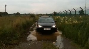 Honda HR-V offroading 2