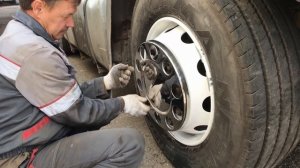 6 часть. Покраска кабины МАНа F2000. Устанавливаем бампер,подножки,колесные диски,антенну для рации
