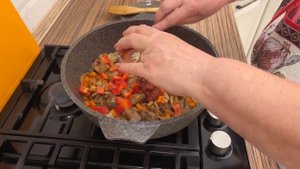 БУЛГУР С ОВОЩАМИ И СО СВИНИНОЙ