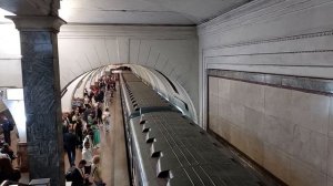 "На поезд в направлении станции "Ховрино" посадки нет". Станция "Сокол"